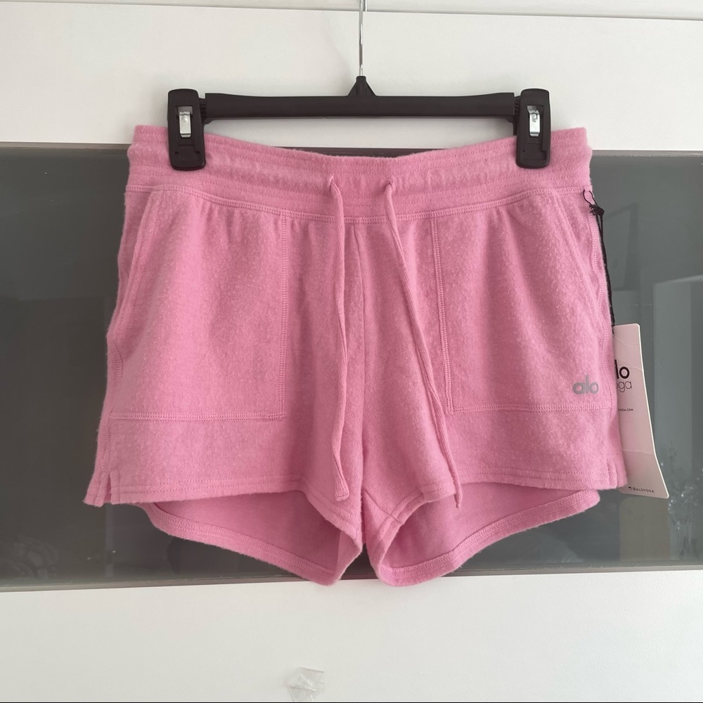 ALO Yoga Shorts - Picture 7 of 10